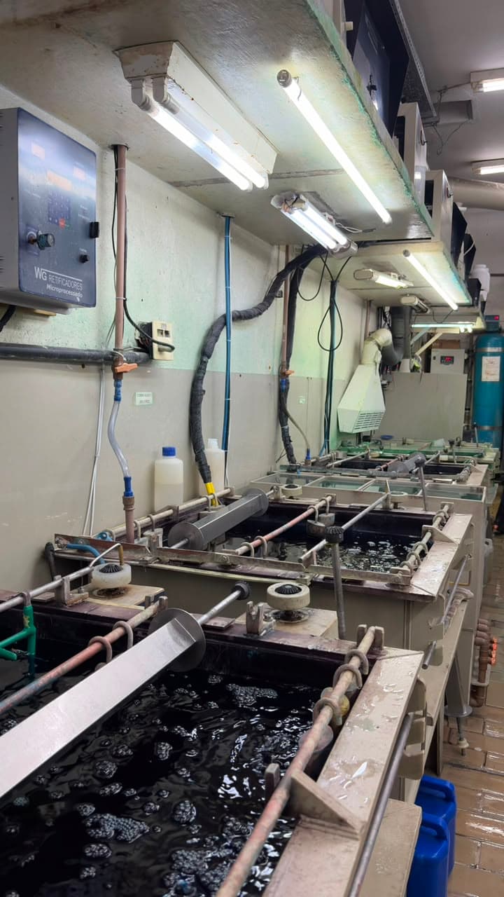 Tanques da linha de banhos na unidade da Mooca